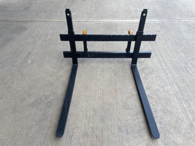 Quicke 1.5 ton pallet tines, NEW, Trima hooks