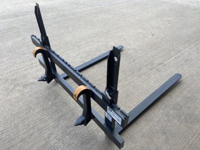 Quicke 1.5 ton pallet tines, NEW, Trima hooks