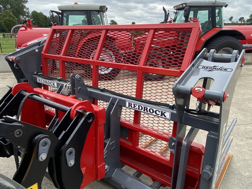 Redrock 10ft push off buckrake, 05/2024, 10ft wide, 12x hardox tines + 4x side tines, three point linkage brackets, as new, JCB Q-fit adapter also available