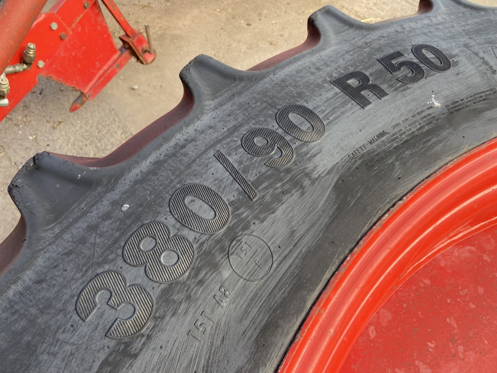 Fendt row crop wheels fitted with Continental 380/90/50 + 380/85/34 tyres