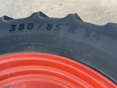Fendt row crop wheels fitted with Continental 380/90/50 + 380/85/34 tyres