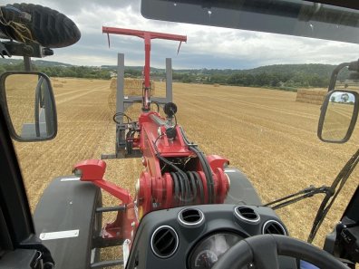 Agriweld big square bale grab, 2024, pin and cone hooks, tripple spike, as new