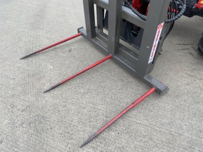 Agriweld big square bale grab, 2024, pin and cone hooks, tripple spike, as new