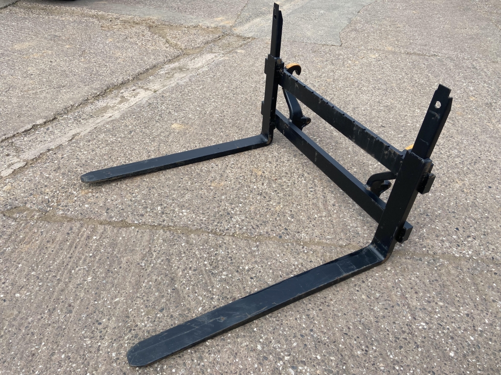 Quicke 2.5 ton pallet tines, NEW, Euro hooks