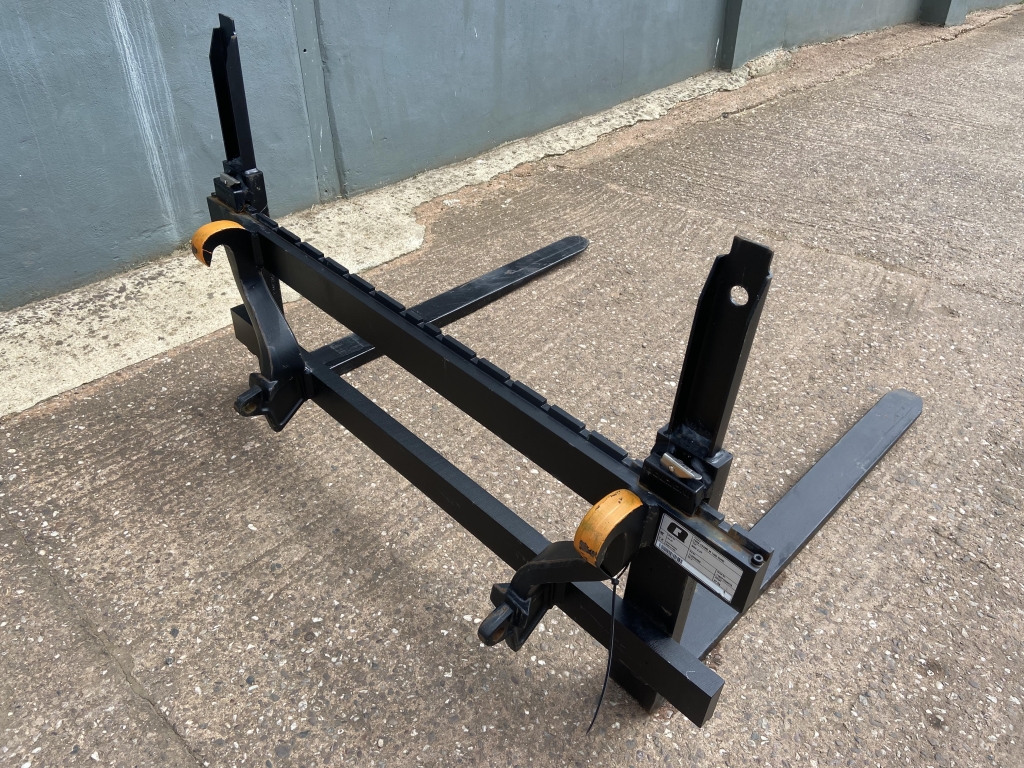 Quicke 2.5 ton pallet tines, NEW, Euro hooks