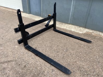 Quicke 2.5 ton pallet tines, NEW, Euro hooks