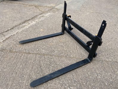 Quicke 2.5 ton pallet tines, NEW, Euro hooks