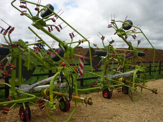 Claas Volto 770 tedder