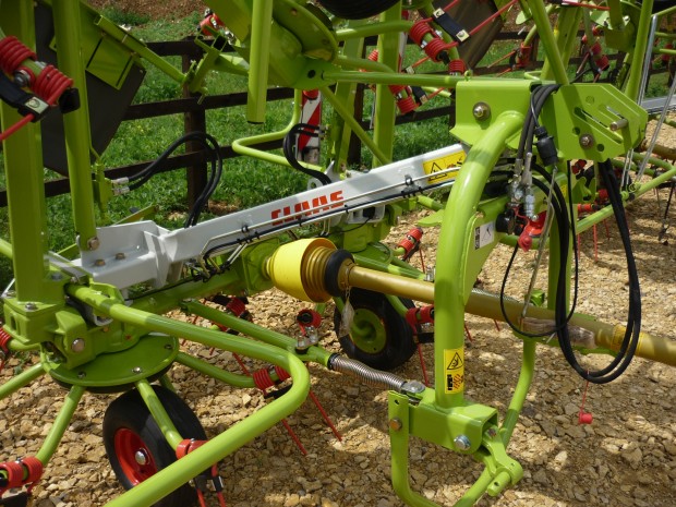 Claas Volto 770 tedder