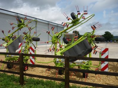 Claas Volto 770 tedder