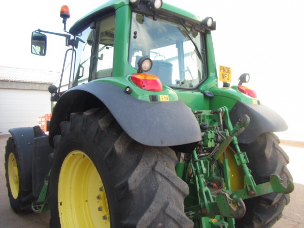 John Deere 6920