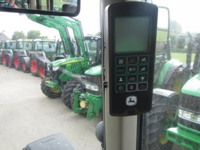John Deere 6920