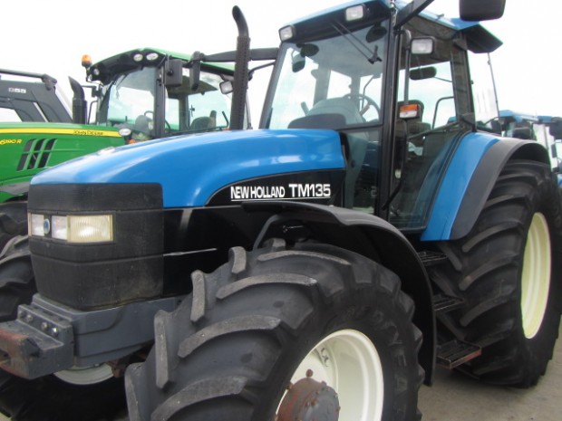 New Holland TM135