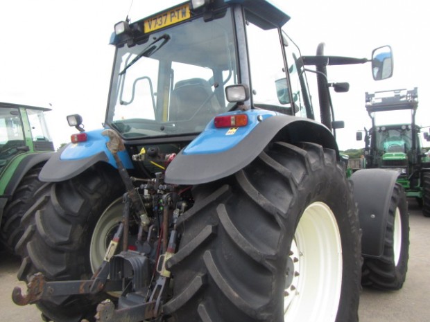 New Holland TM135