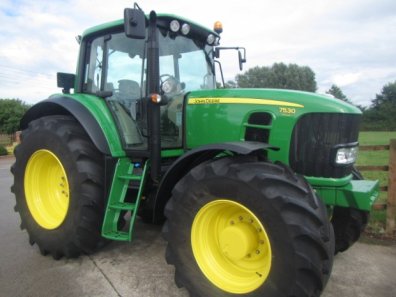 John Deere 7530