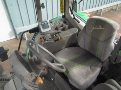 John Deere 7530