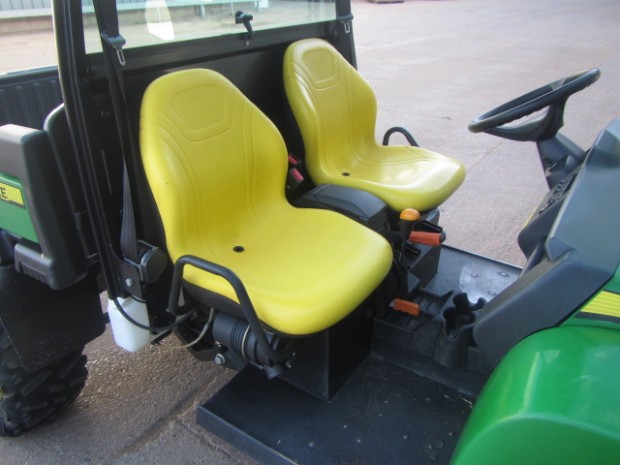 John Deere 855D Gator