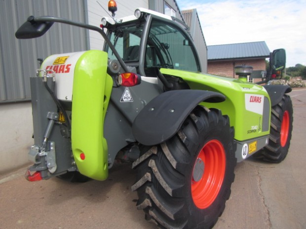 Claas Scorpion 7040 VP