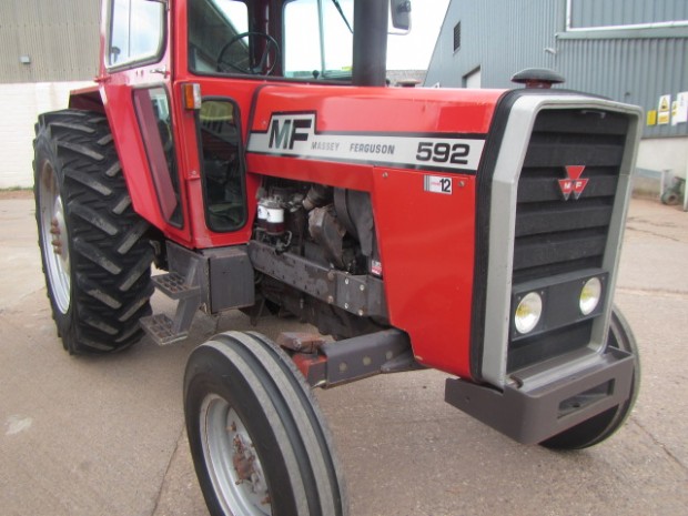 Massey Ferguson 592