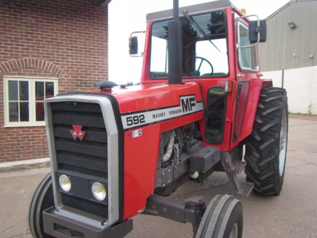 Massey Ferguson 592