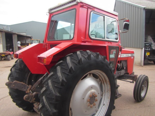 Massey Ferguson 592