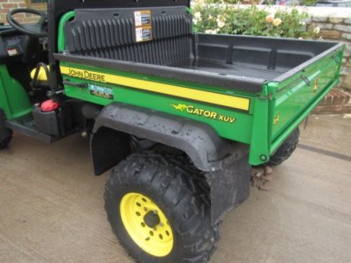 John Deere 850D Gator