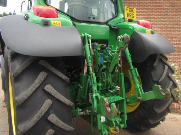 John Deere 6830