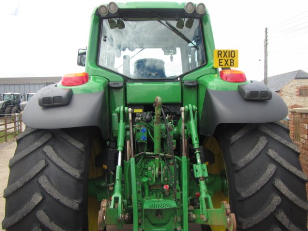 John Deere 7530