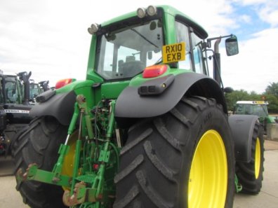 John Deere 7530