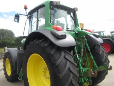 John Deere 7530