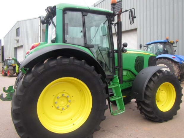 John Deere 6920
