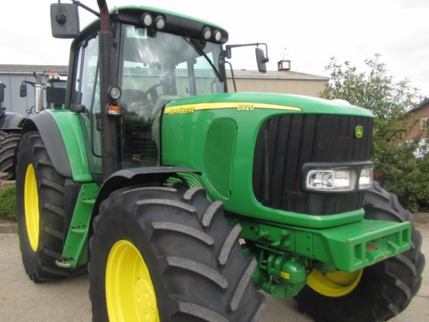 John Deere 6920