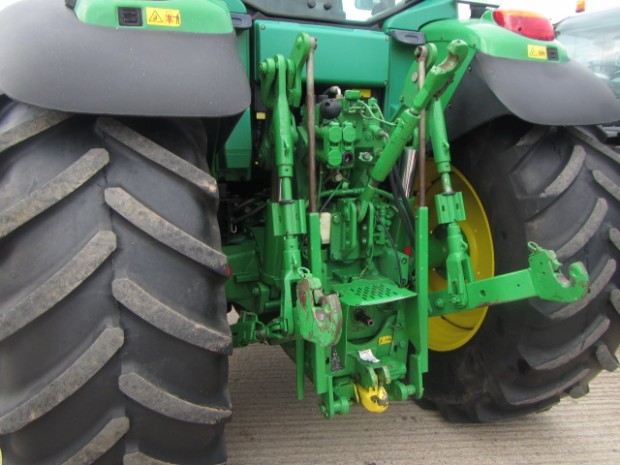 John Deere 6920