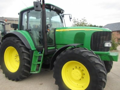 John Deere 6920