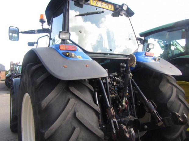 New Holland TM190