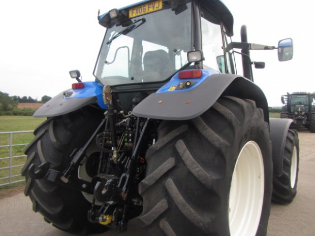 New Holland TM190