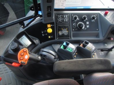 New Holland TM190