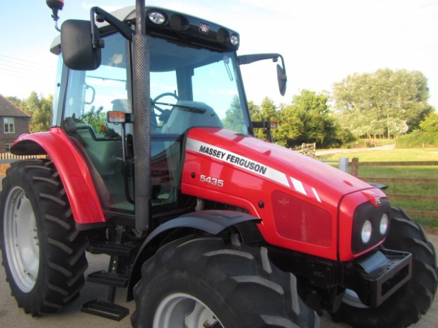 Massey Ferguson 5435