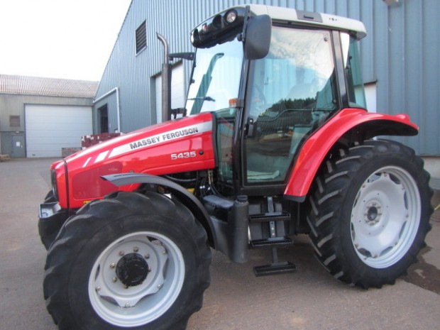 Massey Ferguson 5435