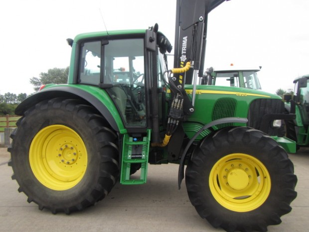 John Deere 6920