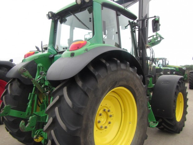 John Deere 6920