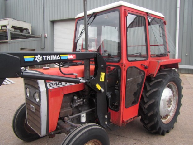 Massey Ferguson 240