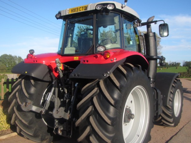 Massey Ferguson 7624 Exclusive