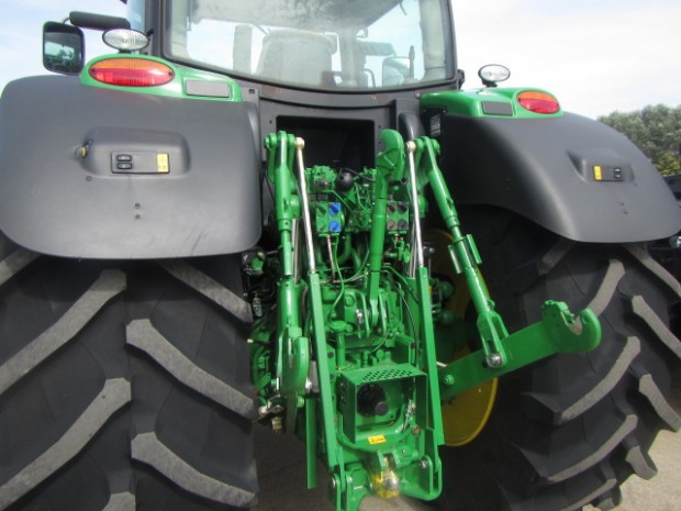 John Deere 6210R