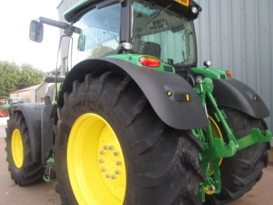 John Deere 6210R