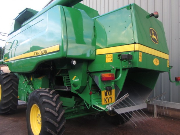 John Deere 670i Hill master