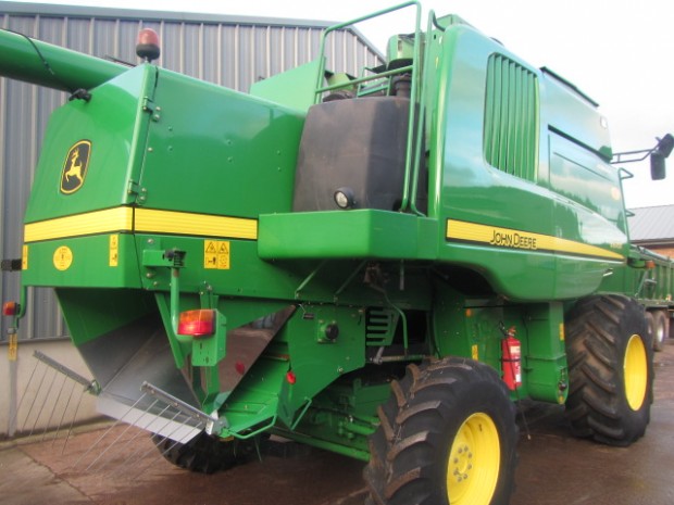 John Deere 670i Hill master