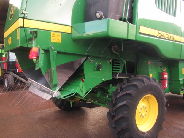 John Deere 670i Hill master