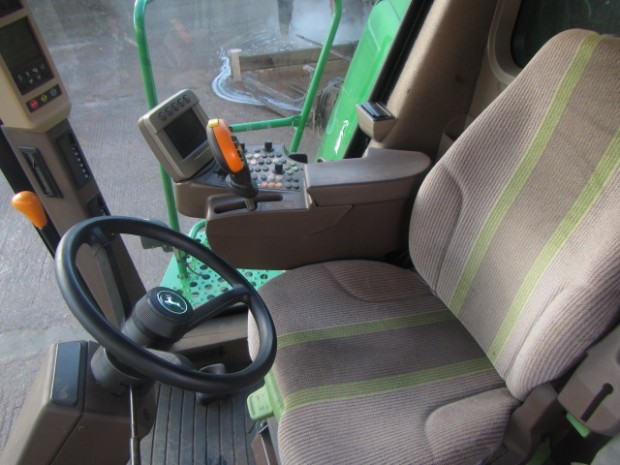John Deere 670i Hill master
