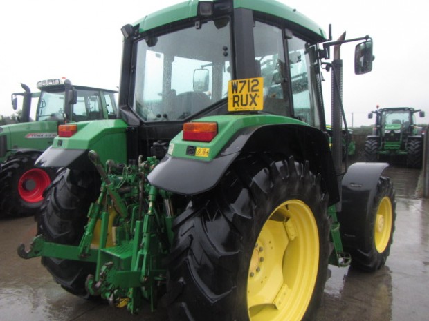 John Deere 6210